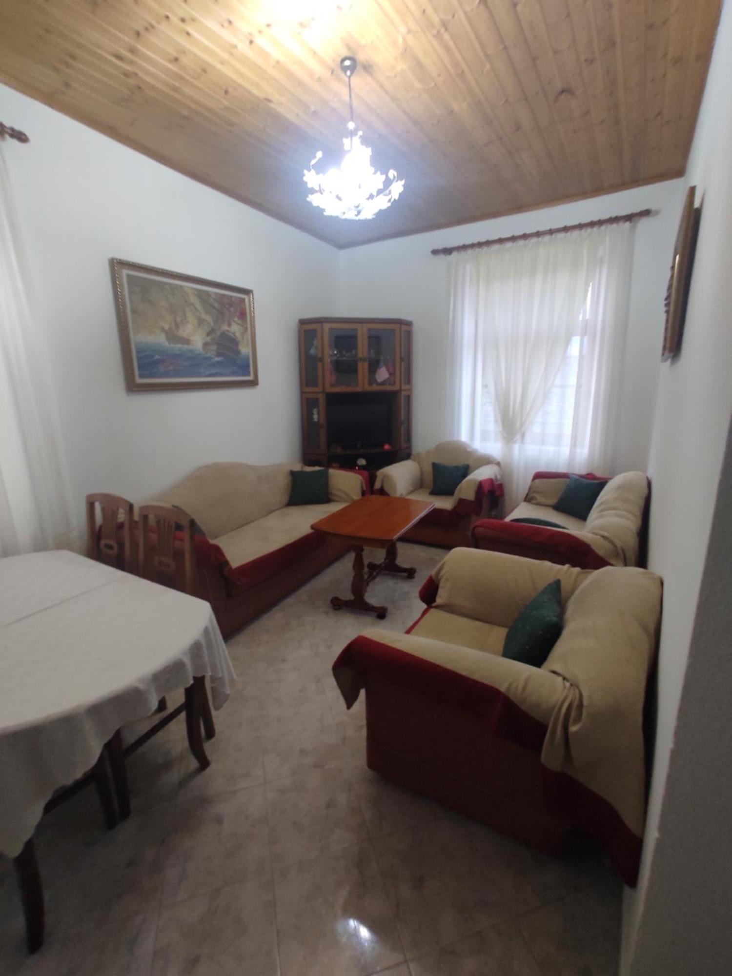 Xheison Apartment Gjirokastër Extérieur photo