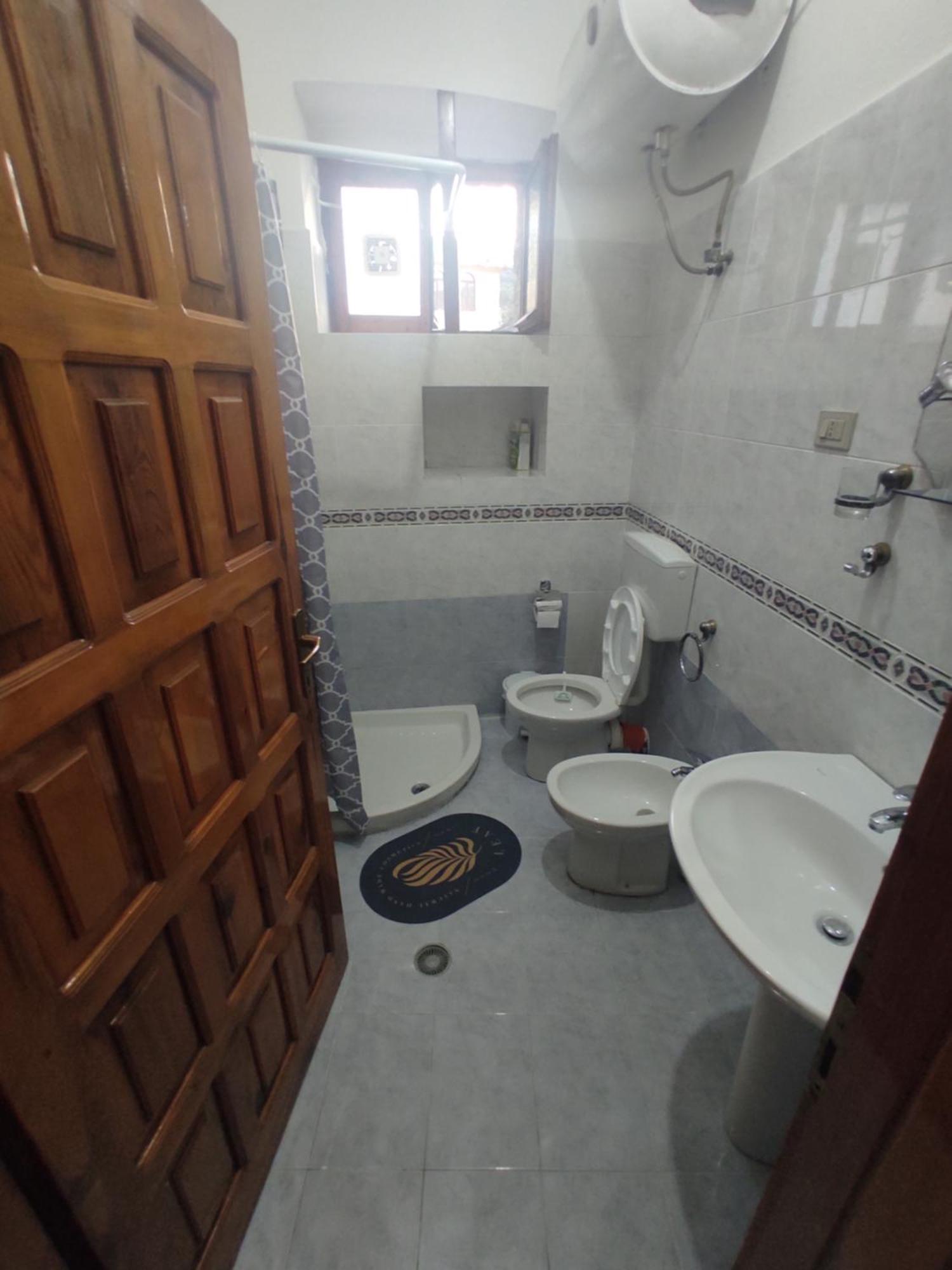 Xheison Apartment Gjirokastër Extérieur photo